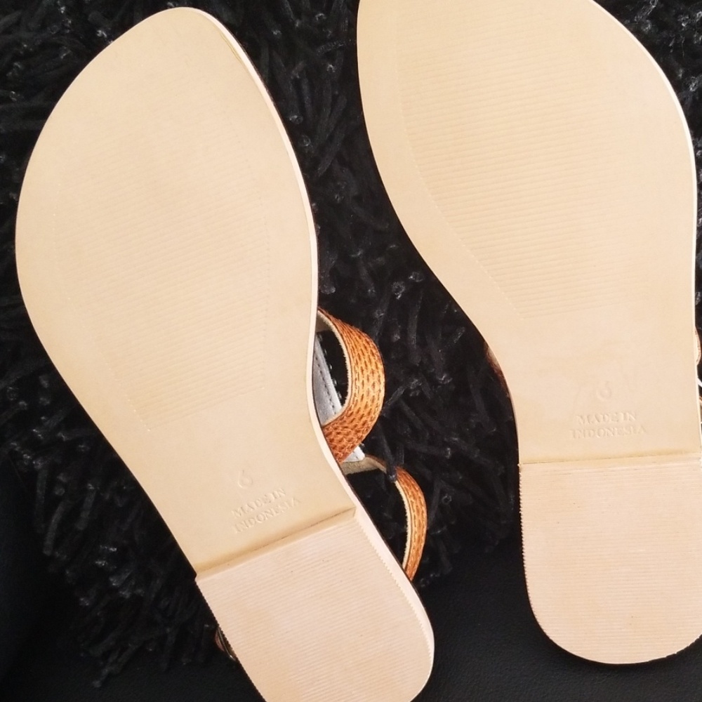 Sandals - Picture 2 of 3